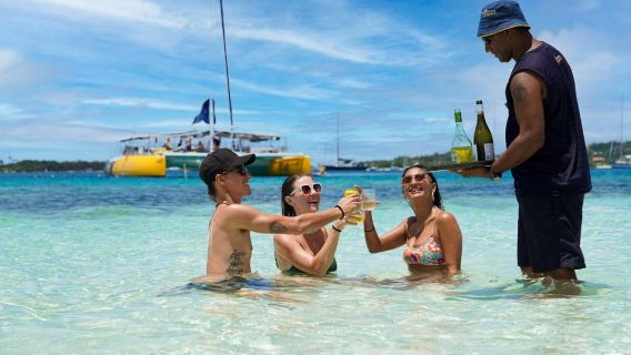 Fiji: South Sea Sailing Experience with Lunch & Drinks