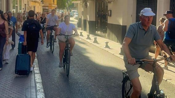 Seville|Three-hour cycling tour in the old town|Slow-paced experience of local life