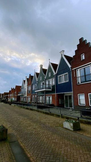 Half-Day Tour to Zaanse Schans + Volendam + Marken + Edam (English Bus Tour)