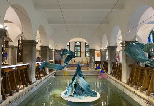 Taipei Palace Museum + Beitou Hot Spring Museum + Thermal Valley + Dihua Street 1-day tour