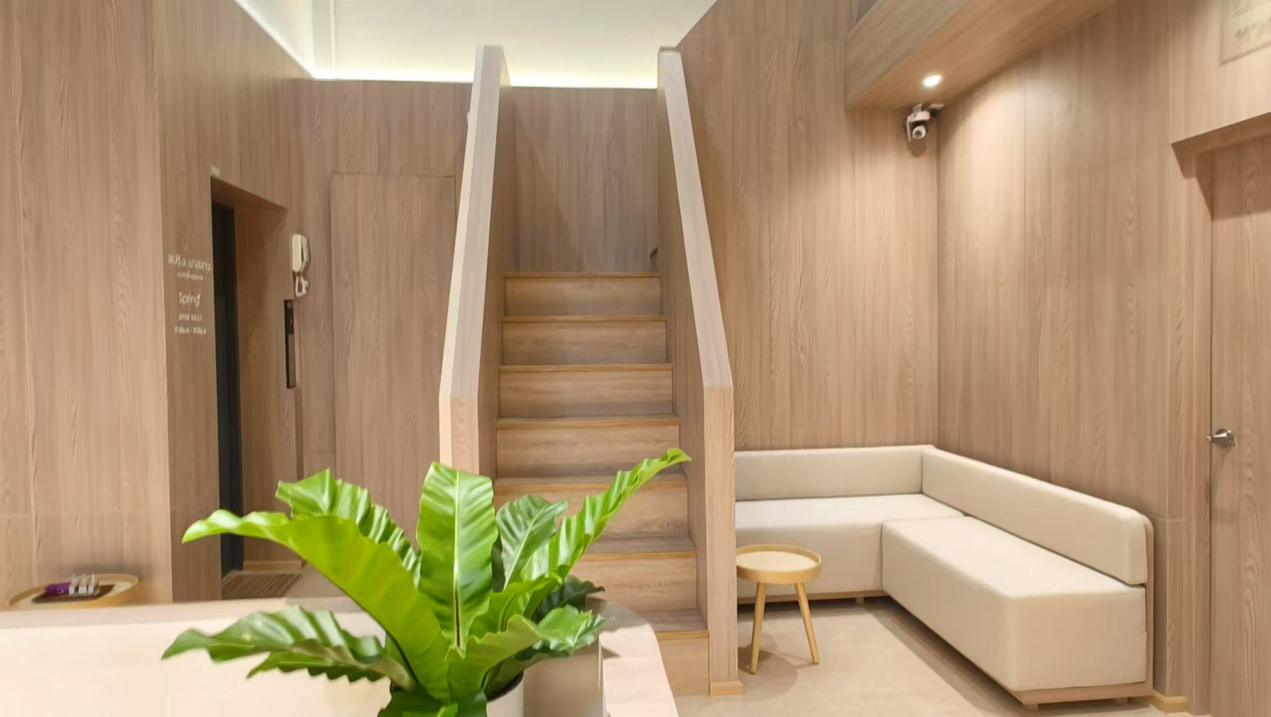 Bangkok Spring Massage Traditional Therapy Dragon Tendon/Phoenix Tendon Massage at EmQuartier