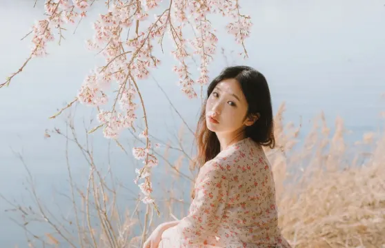 金昌Trip Moments【街拍跟拍航拍抓拍婚拍/多語言翻譯攝影師/攝影攝像/底片全送】