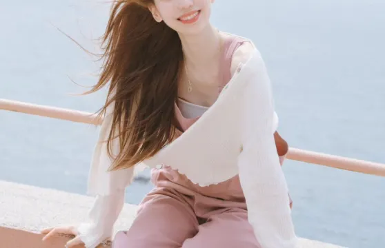 新竹Trip Moments【街拍跟拍航拍抓拍婚拍/多語言翻譯攝影師/攝影攝像/底片全送】