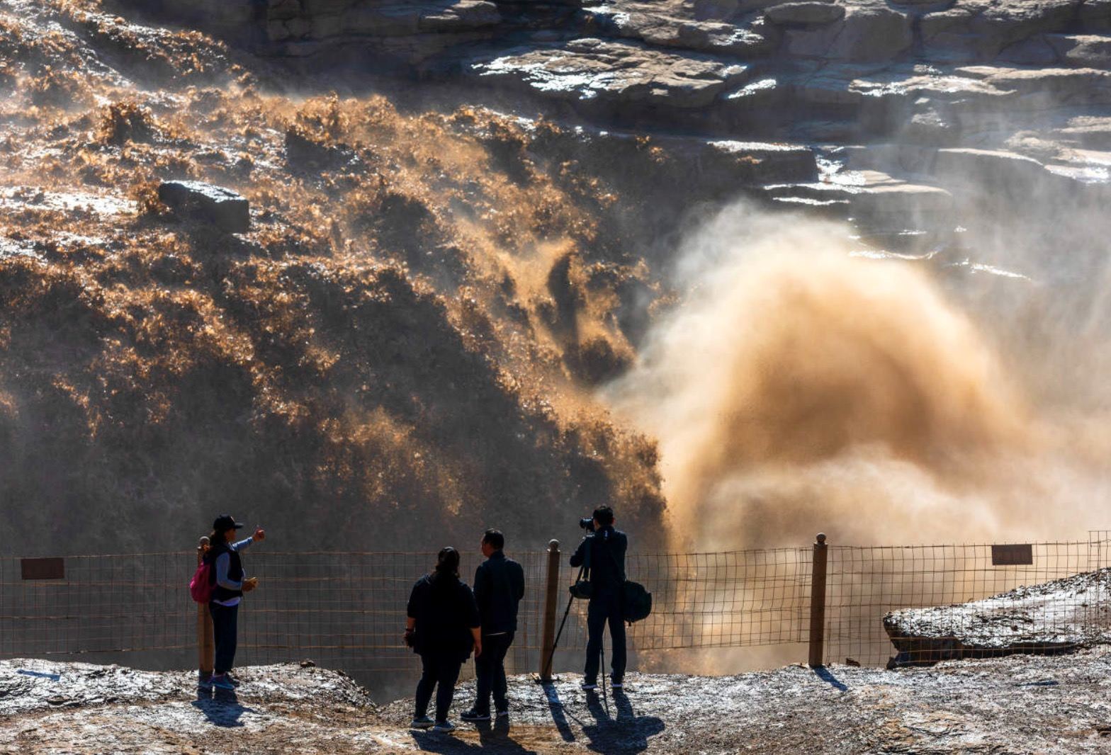 ทัวร์เหมารถส่วนตัวจากหลินเฟิน มณฑลชานซี สู่น้ำตกหูลู่โข่วแม่น้ำหวงเหอ | ทัวร์ส่วนตัว | เลือกไกด์นำเที่ยวได้ทั้งภาษาไทยและอังกฤษ