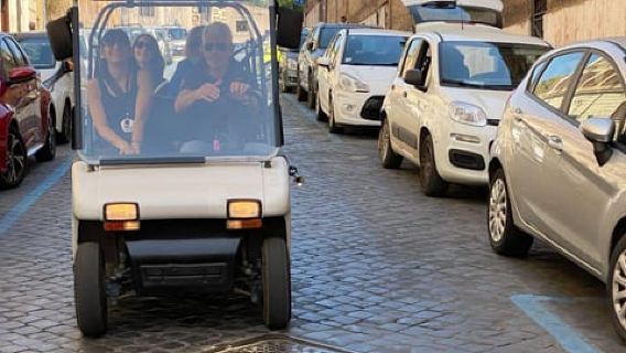 Rom: Kaiserliche Stadtrundfahrt mit dem Golfwagen mit optionalem Transfer