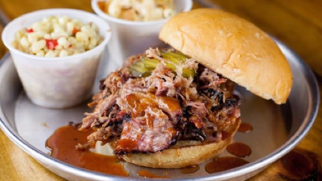 Nashville: The Gulch Walking & Tasting Food Tour