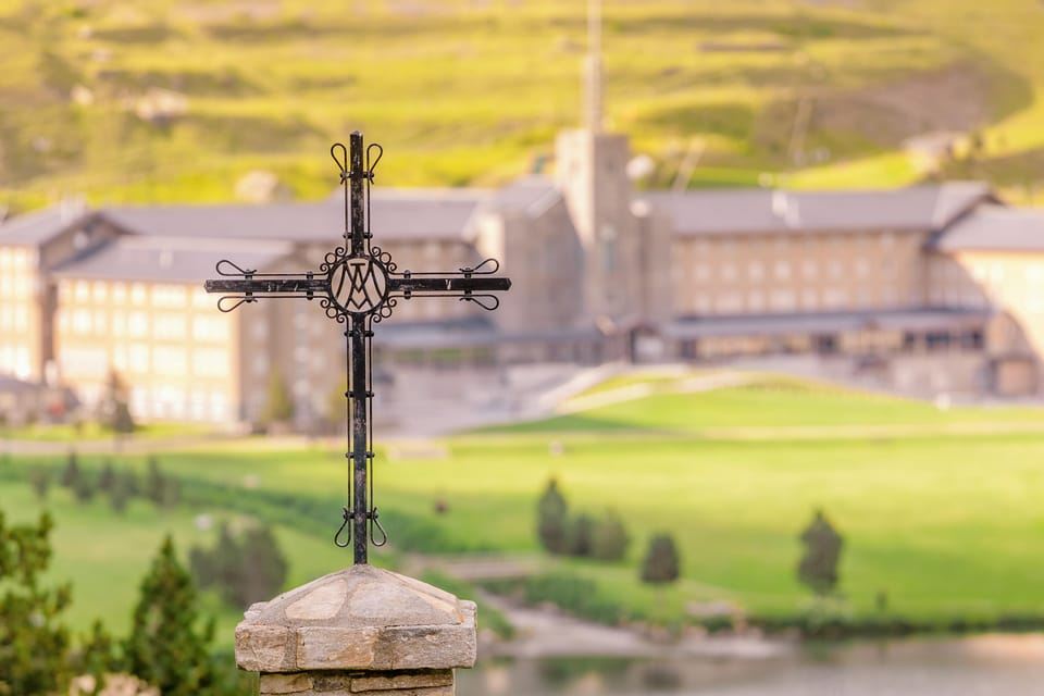 Barcelona to Vall de Núria: Pyrenees Mountain Wander Tour