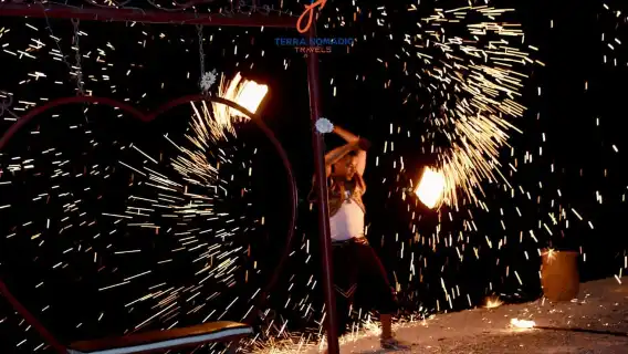 มาร์ราเกช: ขี่อูฐอากาเฟย์ ชมพระอาทิตย์ตกดินและรับประทานอาหารค่ำพร้อมชมการแสดง