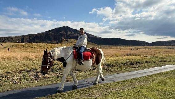 Vulkanische Wunder: Privat- und Helikoptertour zum Berg Aso