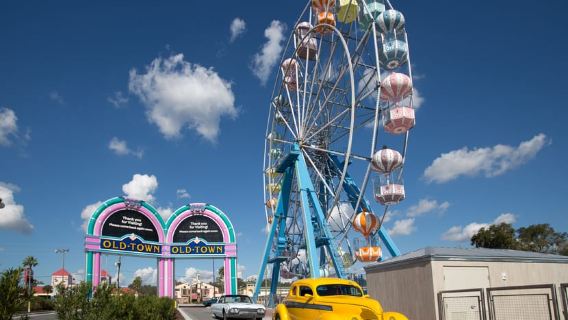 Kissimmee: Ferris Wheel Old Town, Atraksi Wisata, dan Makan Malam