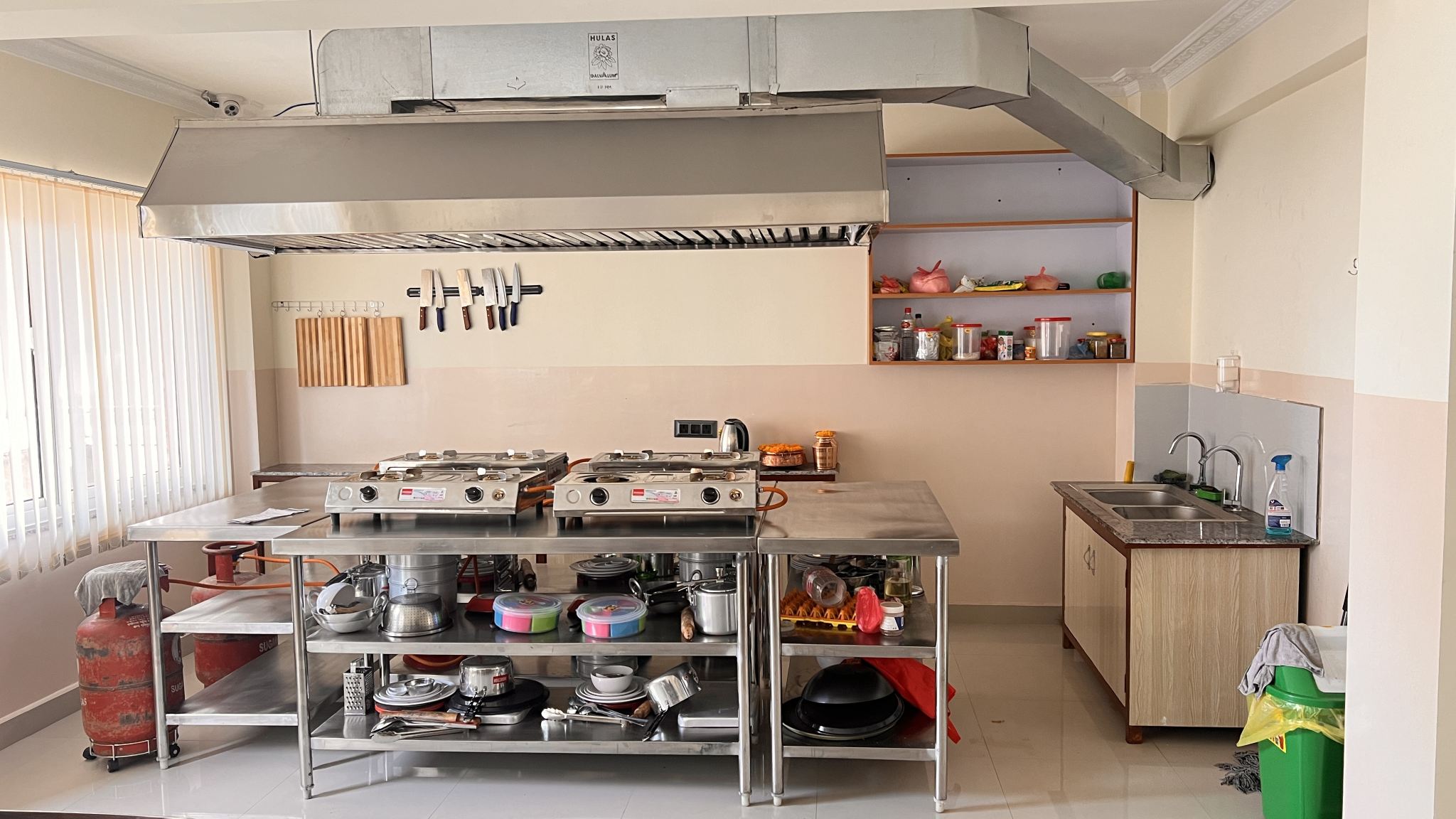 현지 셰프가 진행하는 네팔 요리 클래스와 모모 만들기