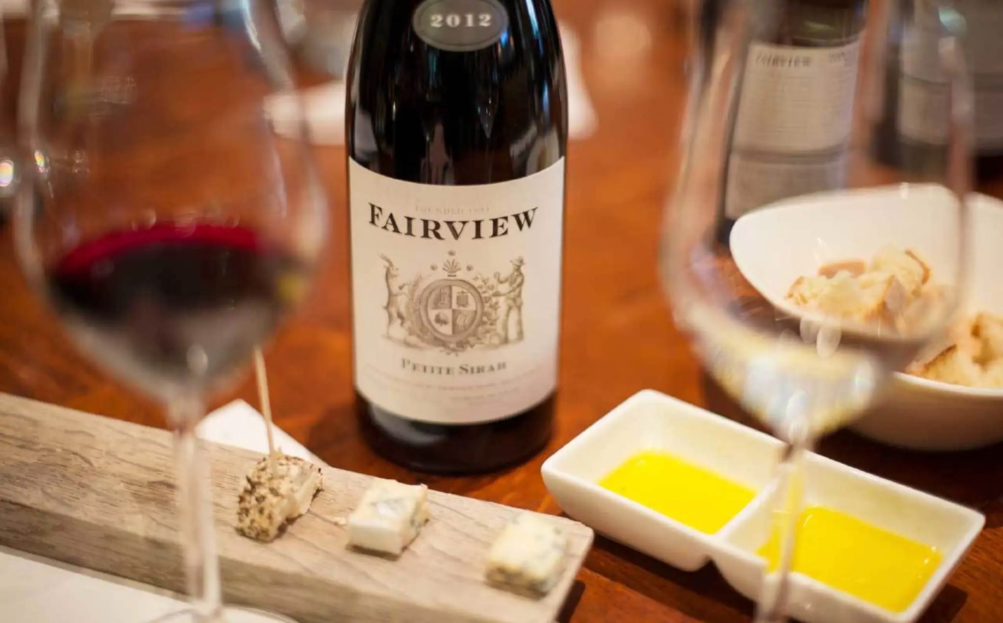 ทัวร์ 1 วัน ชิมไวน์กลุ่มเล็กในเคปทาวน์ ชิมไวน์ที่ไร่องุ่น 4 แห่งในเคปทาวน์