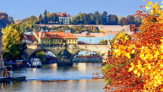 Prague attractions panoramic city walk with Chinese guide