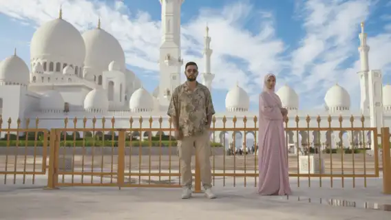 從杜拜出發：謝赫大扎耶德清真寺和法拉利世界之旅