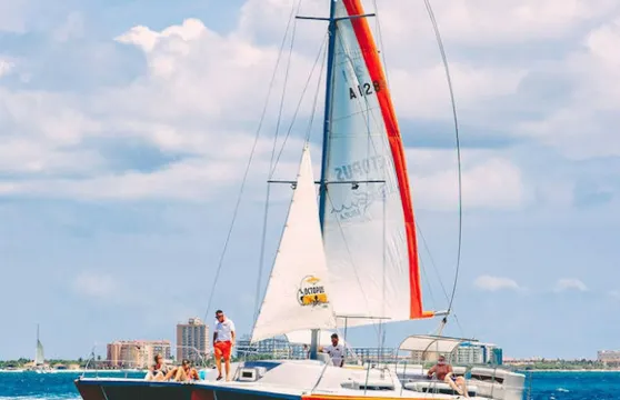 雙體船半日香檳早午餐郵輪之旅