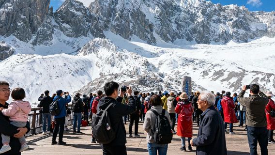 สถานที่ท่องเที่ยวภูเขาหิมะมังกรหยกลี่เจียง: ทัวร์ 1 วัน กระเช้าไฟฟ้าใหญ่ + หุบเขาพระจันทร์สีน้ำเงิน + ภาพลักษณ์ลี่เจียง + พระอาทิตย์ส่องแสงภูเขาทอง