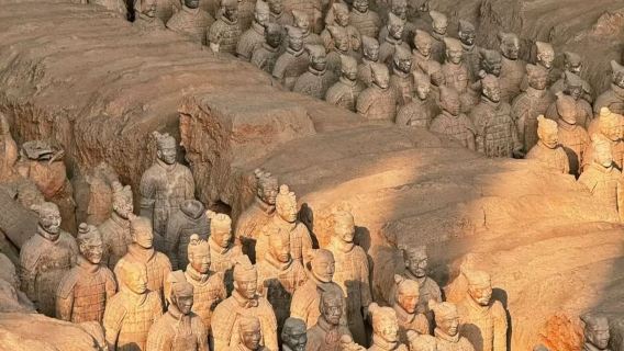 Entdecken Sie den antiken Handwerker in sich: Exklusive 6D-Erlebnisreise zur Terrakotta-Kreation