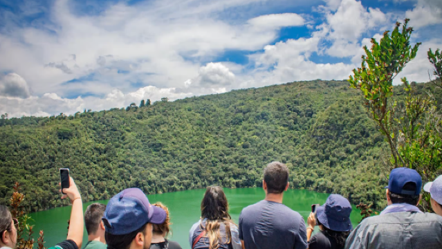 Perjalanan satu hari ke Katedral Garam Zipaquira + Danau Guatavita dari Bogota, Kolombia