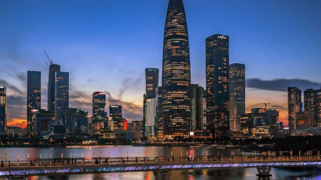 Esperienza a Shenzhen | Via commerciale Huaqiangbei + Grattacielo del centro finanziario Ping An + Centro civico di Shenzhen