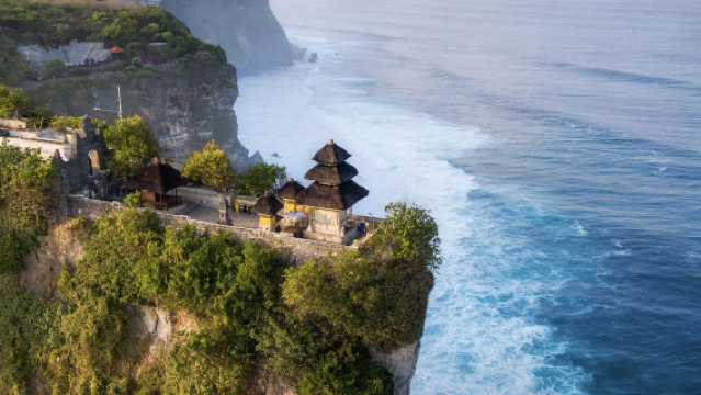 Excursion d'une journée en voiture avec chauffeur dans le sud de Bali [Falaise d'Uluwatu, route des falaises, coucher de soleil à la plage de Jimbaran]