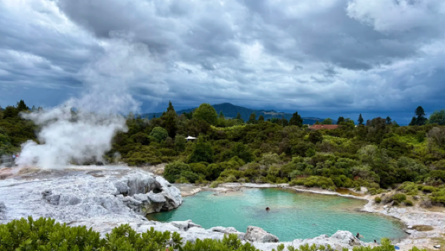 New Zealand Auckland: Lawatan Sehari ke Hobbiton + Blue Spring + Rotorua (Sokongan Pelanggan Eksklusif)