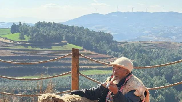 Reserva de visita guiada con explicaciones en chino, inglés y otros idiomas en Kunming