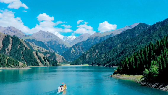 1-day tour to Tianshan Tianchi in Xinjiang with pickup service & optional multilingual service (admission ticket + shuttle bus included)