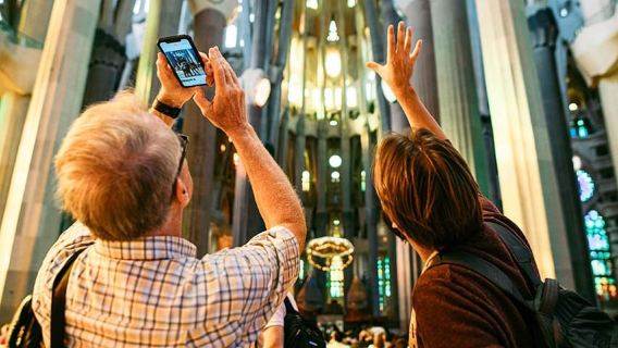 Barcelona: Guided Sagrada Familia Tour & Skip-The-Line Entry