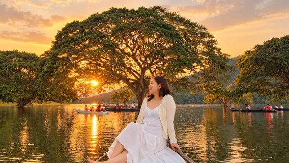 Excursión de un día al Árbol de la Lluvia Centenario en el Agua + Cascada Pegajosa + Parque de la Cascada del Ángel en Chiang Mai