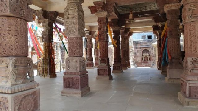 ซาฟารีอูฐและรถจี๊ปพร้อมเที่ยวชมวัดโอเซียนและอาหารเย็นจากโชติปุระ