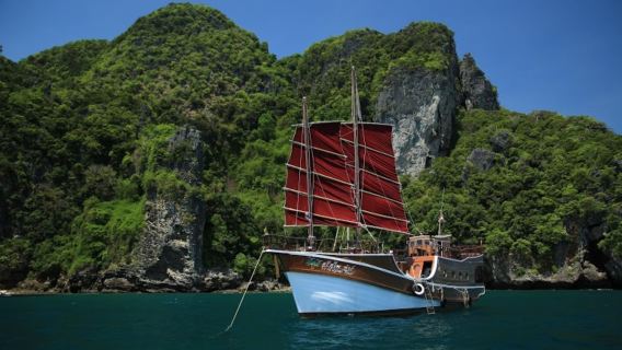 クラビーシークルーズ 夕日とグルメシーフードBBQのエスケープ