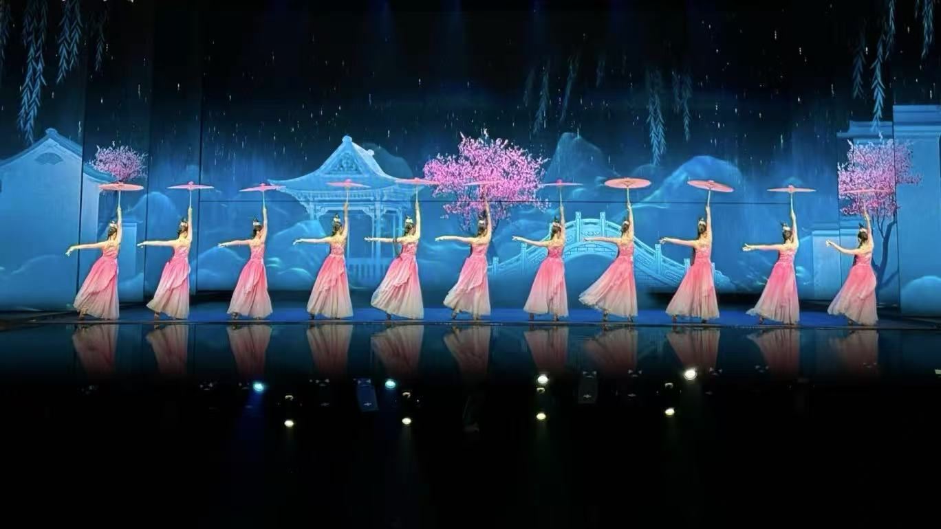 Shanghai Romance Park: Performance Ticket (Including Admission Ticket)