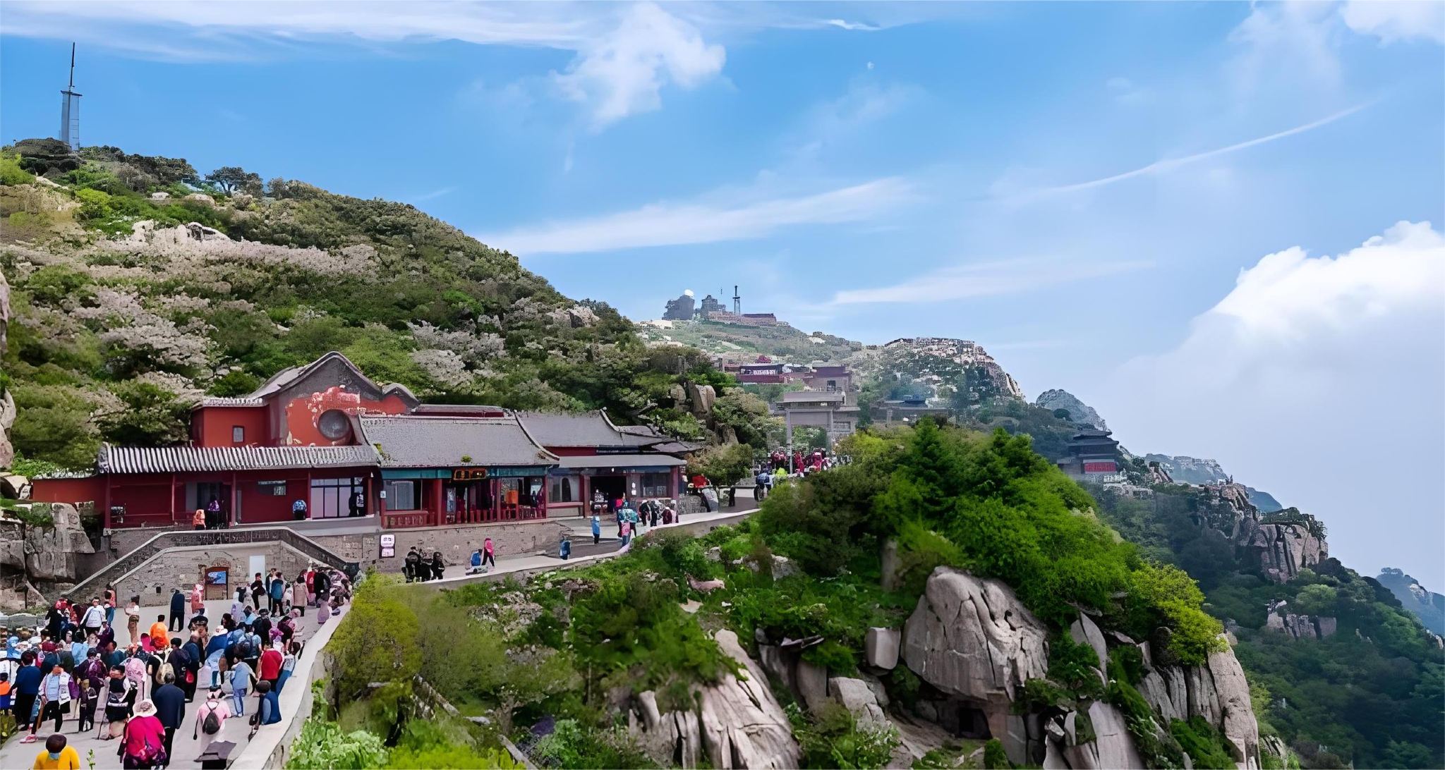 Индивидуальный однодневный тур по Цзинань: Источник Баоту + Озеро Дамин + Гора Цяньфошань. Индивидуальный маршрут с возможностью корректировки