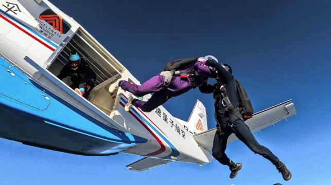 北京平谷3000米高空雙人跳傘旅遊【3000米自由落體+專業高清影片拍攝+送影片剪輯】