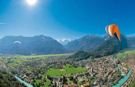 Paragliding Interlaken GmbH因特拉肯滑翔傘體驗- 固定時段大小同價