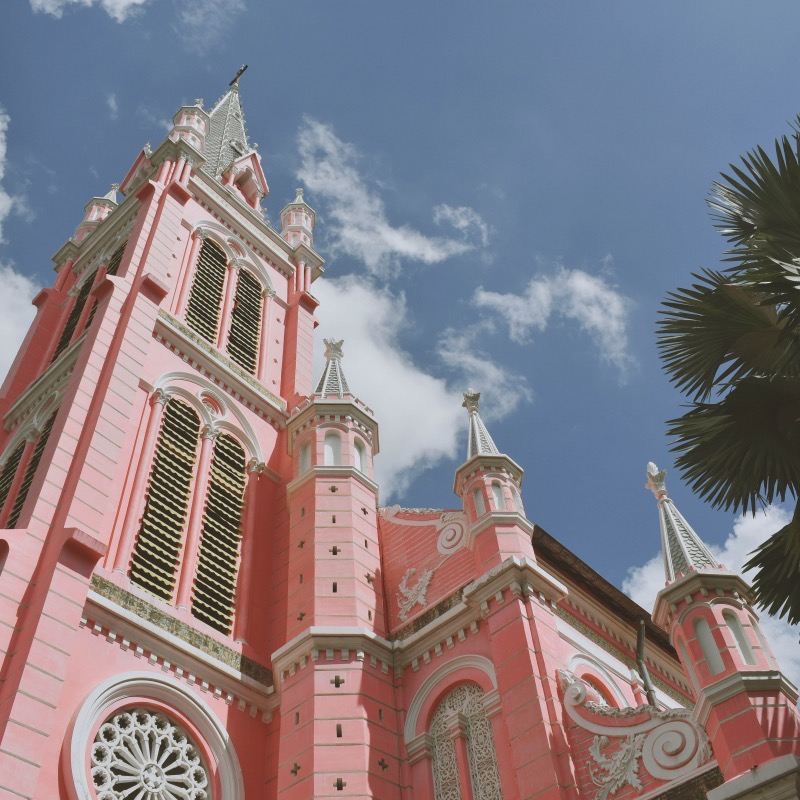 Book after inquiry/HCMC History Museum Ho Chi Minh Saigon River Reunification Cu Chi Tunnel Dike Case Pham Ngu Lao Street/airport/point-to-point car service/tour guide/dedicated car service