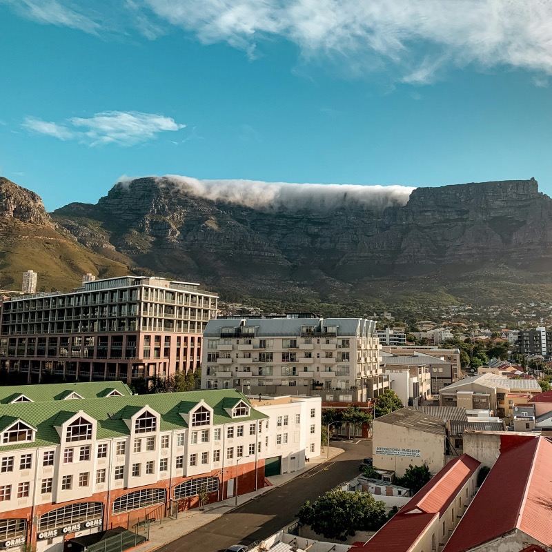 Заказ после консультации / Национальный парк Столовая гора в Кейптауне, Южная Африка / Пляж пингвинов на мысе Доброй Надежды / Аэропорт / Трансфер от точки до точки / Экскурсии с гидом-водителем / Услуги частного транспорта