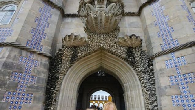 Lisbon: Sintra, Pena, Cabo da Roca, Guincho, Cascais, Estoril. Up to 6 people.