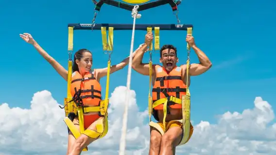 Riviera Maya: Parasailing Tour with Beach Club Access