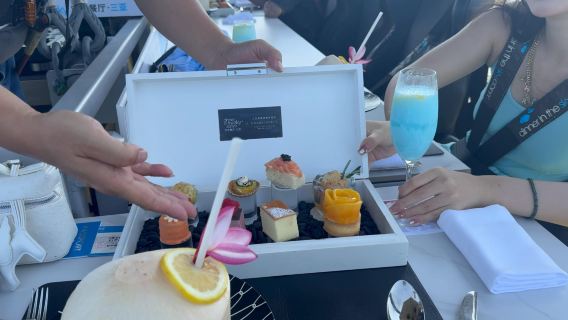 Dinner in the Sky Dubai restaurant reservation service for popular restaurants