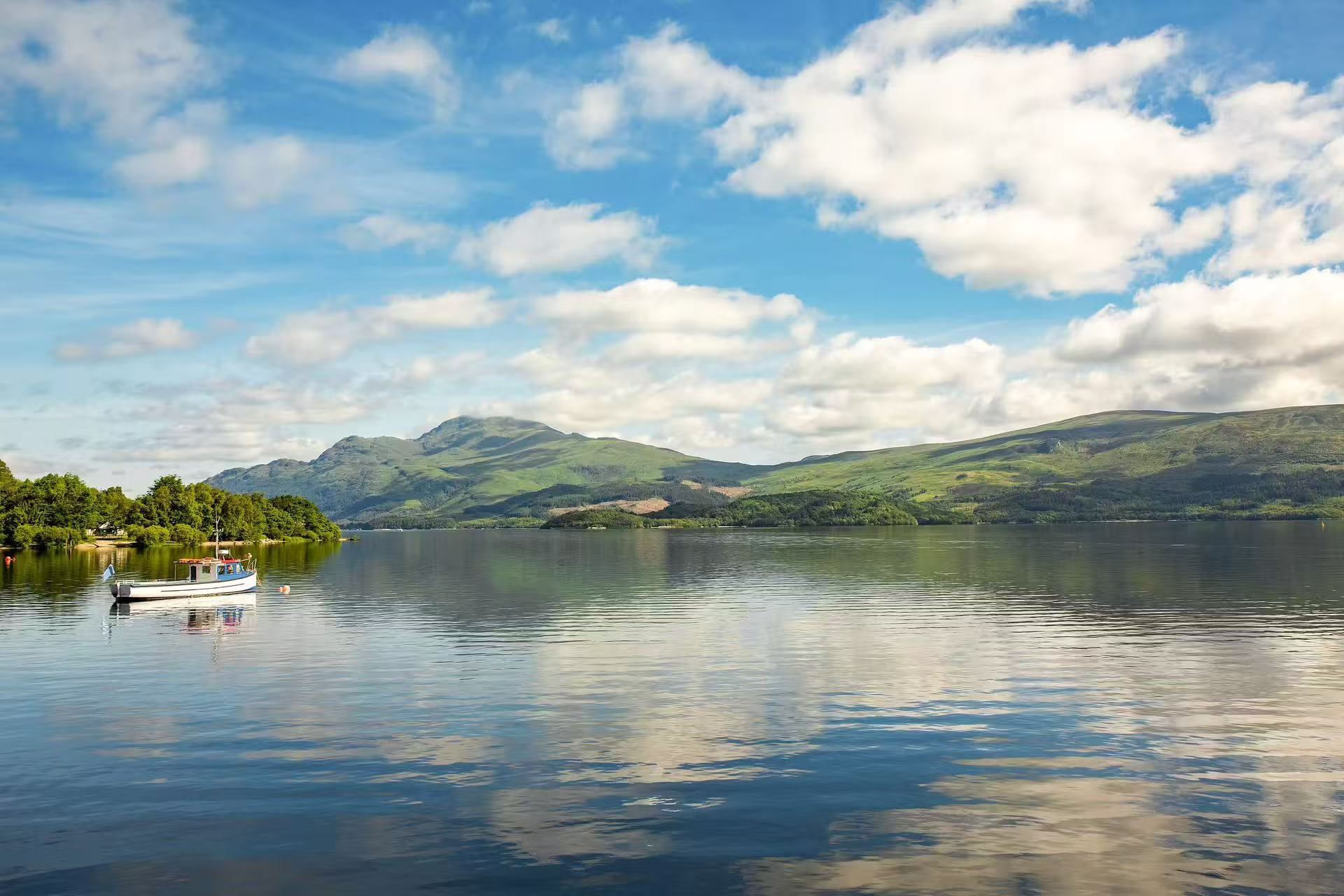 1-day tour of Loch Lomond, Trossachs, and Stirling Castle from Glasgow: round-trip