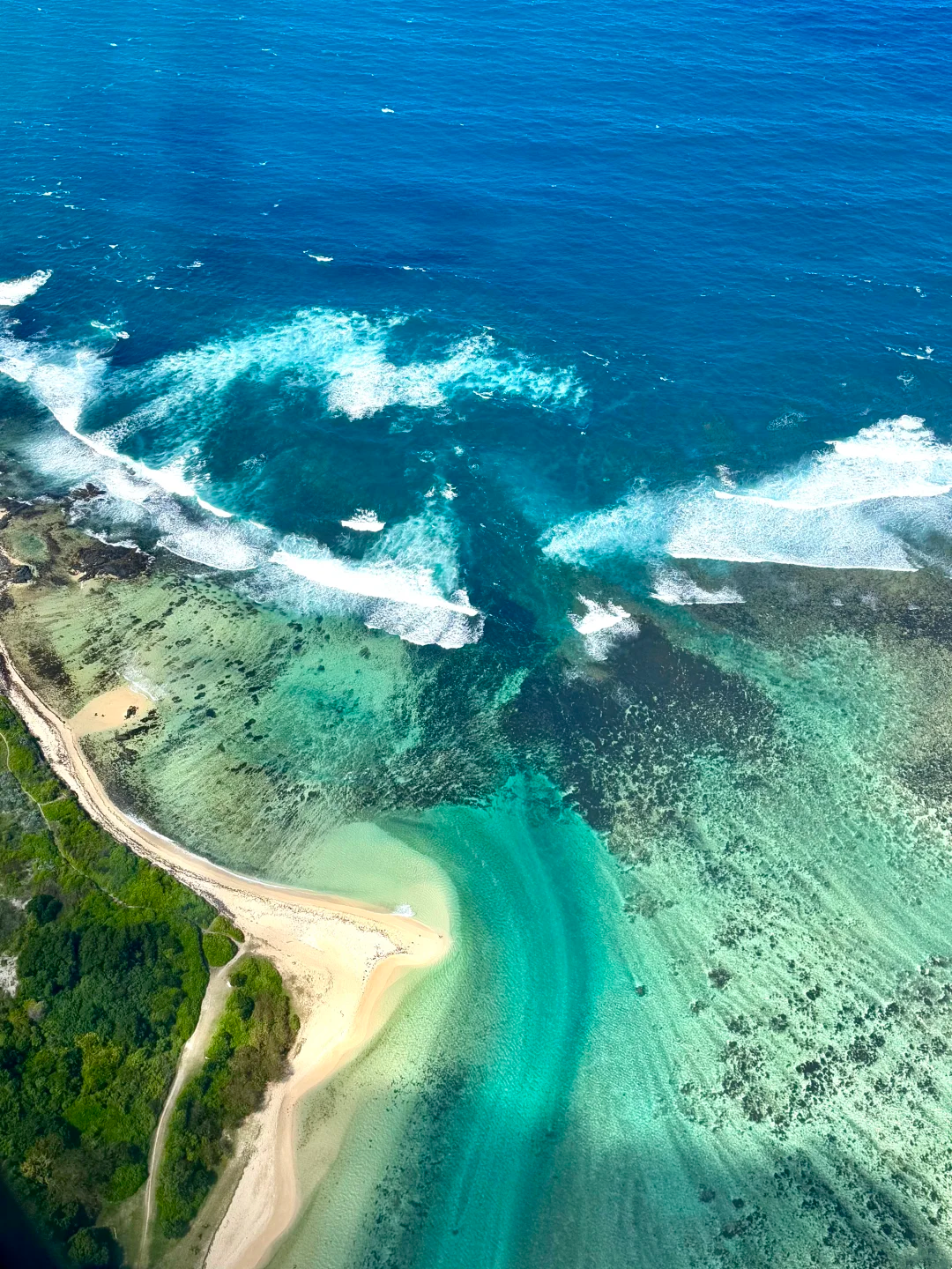 Mauritius [Shared Helicopter Tour to See the Underwater Waterfall] Northern Cultural 1-day Tour + Notre-Dame Auxiliatrice de Cap Malheureux