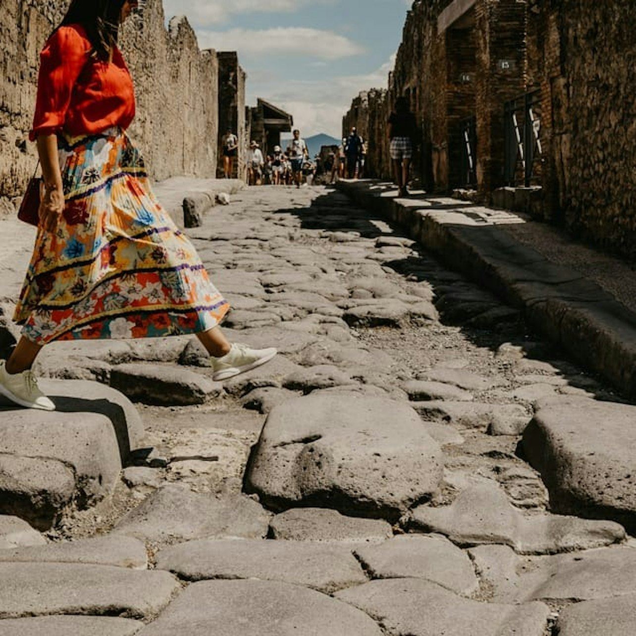 Pompeii: Small Group Guided Tour + Roundtrip Train