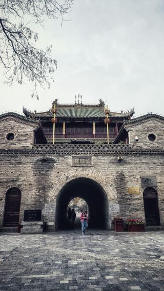 Yulin Old Street + Red Stone Gorge + Zhenbeitai Great Wall + Confucius Temple Day Tour with Bilingual Service in Shaanxi