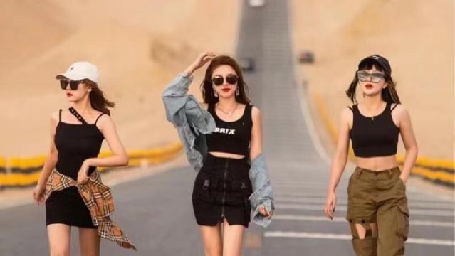 青海湖、茶卡鹽湖、翡翠湖、鳴沙山月牙泉、莫高窟、七彩丹霞、青甘大環線6日5晚專業領隊講解遊玩