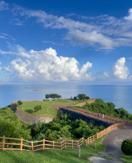 沖繩知念岬公園+沖繩世界文化王國+琉球玻璃村+國際通一日遊