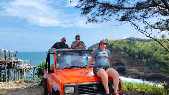 JEEP TIMANG BEACH OLEH SHEYCO TOUR