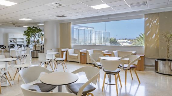 Voucher para o Lounge VIP no Aeroporto César Manrique-Lanzarote (ACE), Espanha (Transferência/Embarque/Conexão/Buffet/Descanso)