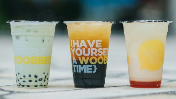 Singapore: Woobbee Oolong Milk Tea with Pearls (Medium)