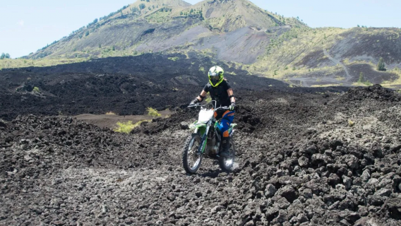Ubud: Experiencia de Motocross de Día Completo en el Monte Batur